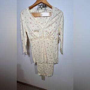 NWT Secret Treasures Creamy Yellow Women's Pajama Set - Size M